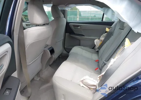 2015 Toyota Camry Le z USA, uszkodzony, nr VIN 4T1BF1FK2FU997070